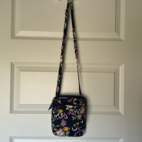 Vera Bradley Ribbons Crossbody Bag ID Slot in Snap Closure Zip Main Compartment - Picture 2 of 8